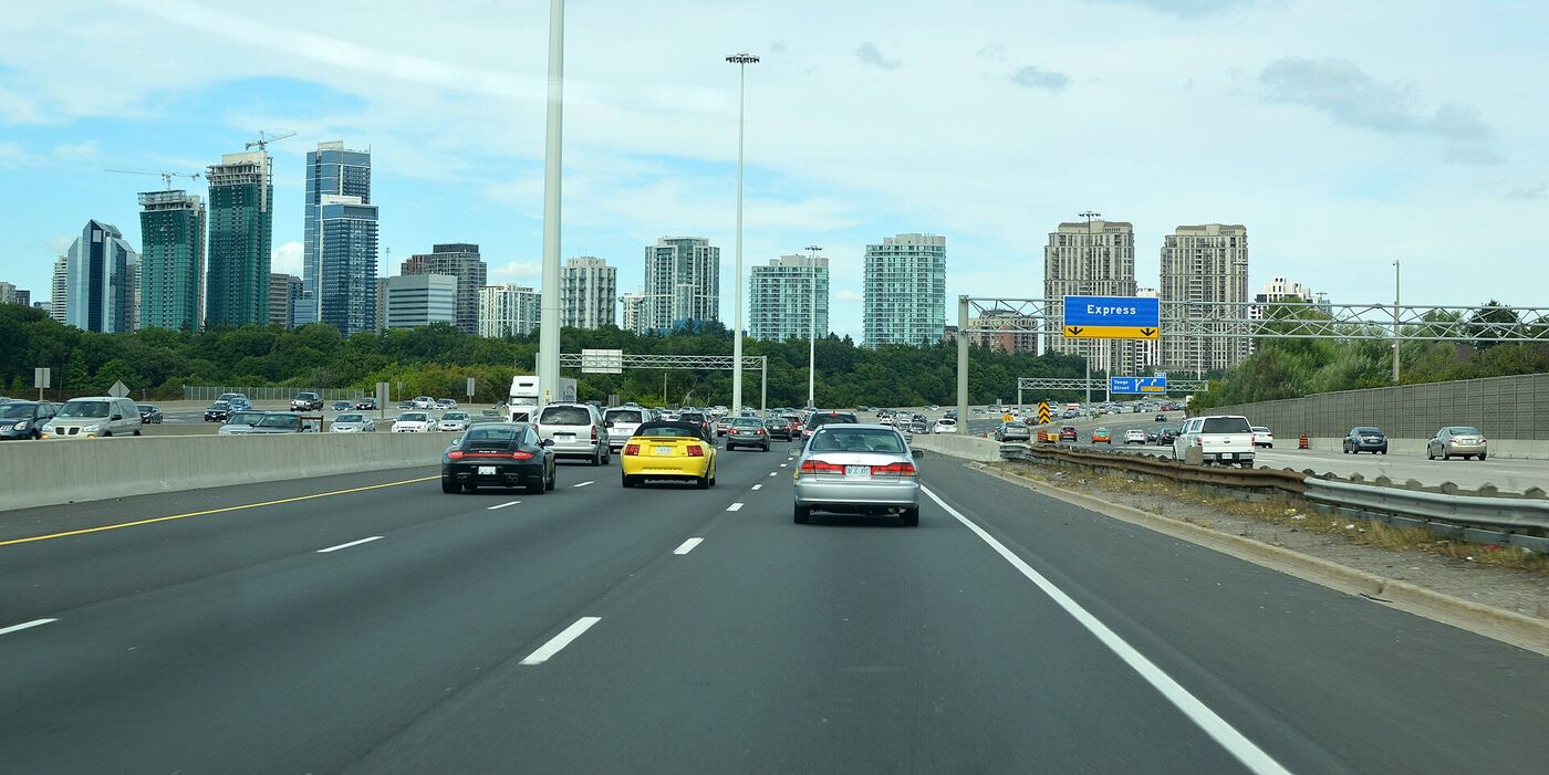 Toll lane scenarios for Toronto's 401 and 407 corridors